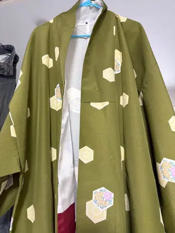 올리브 그린 육각형 무늬 기모노