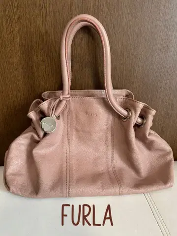 주름진 디자인이 귀여워요^ ^ FURLA 훌라 카르멘 핑크 베이지