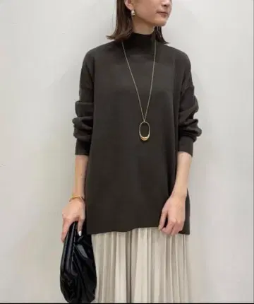 LOUNGEDRESS 하이넥 총침 니트 브라운