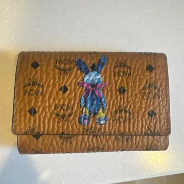 MCM 토끼 자수 3단 폴더형 지갑