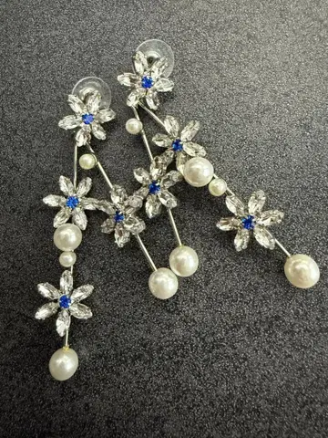 체스티chesty의 꽃 귀걸이 브라이덜 데일리