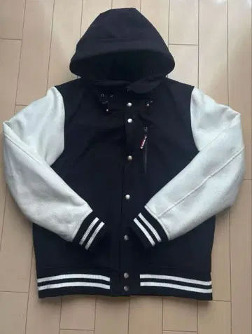 BEAMS HEART 후드 부착 바시티 자켓 L 사이즈 네이비/화이트