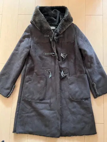 나노 유니버스 후드 부착 브라운 무스탕 코트