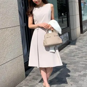 엠프리미어 블랙 원피스 베이지 1회 착용 새상품급 정가 36,300엔