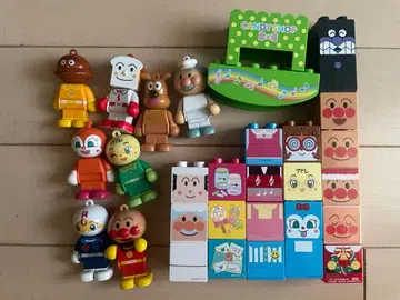 호빵맨 피규어와 블록 세트