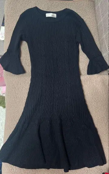 Lily Brown 블랙 니트 원피스 7부 소매