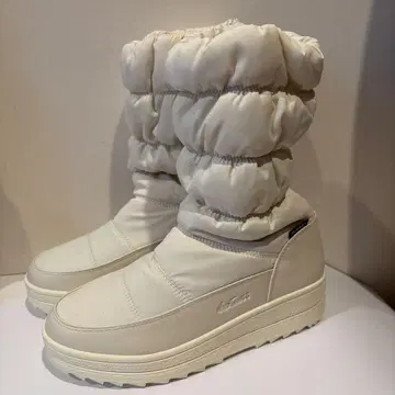 새상품 화이트 다운 스타일 부츠 24cm