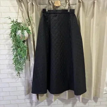 충전솜 퀼팅 롱 스커트 블랙 A라인