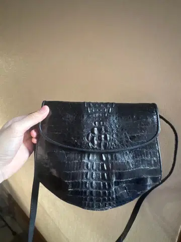 블랙 크로커다일 숄더백