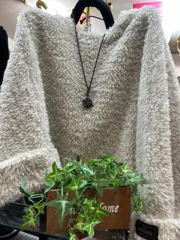 파시오네 페이크 보아 티셔츠