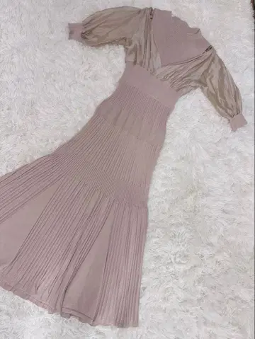 MERCURY DUO 베이지 플리츠 스커트 원피스