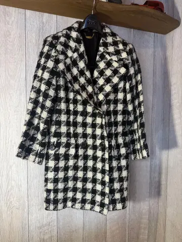 체크 무늬 더블 브레스트 롱 코트