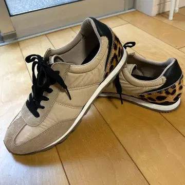 ZARA 레오파드 무늬 악센트 스니커즈 25.5cm~26cm