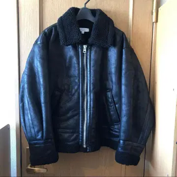 뷰티 앤 유스 무스탕 라이더 S