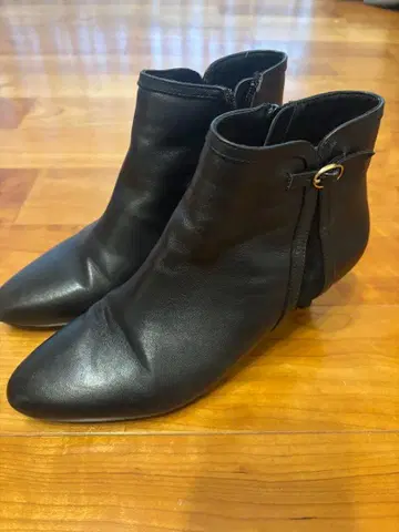 오데뜨 앤 오딜 숏부츠 다이애나 루탈론 파비오 루스코니