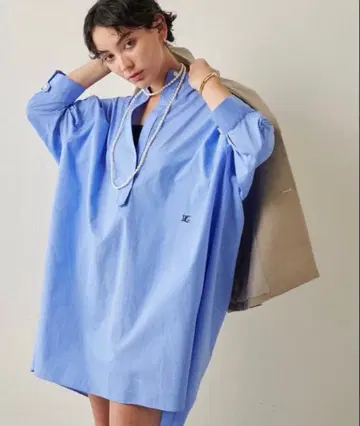 [윔 가젯] 라이트 블루 튜닉 오분 소매