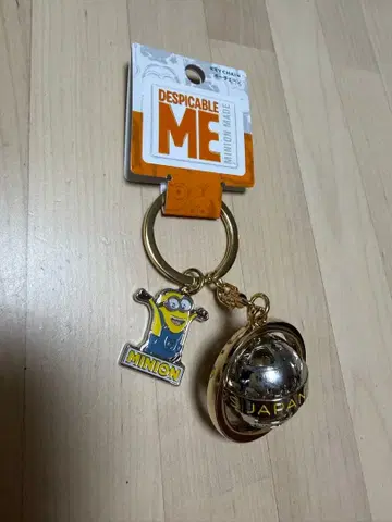 유니버셜 USJ 미니언 골드 지구본 키링