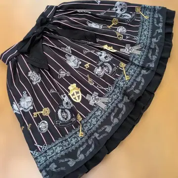 엑시즈팜 열쇠와 문장의 플레어 스커트