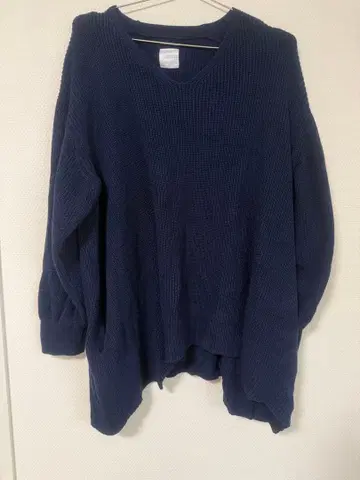 CITYSHOP 네이비 V넥 스웨터