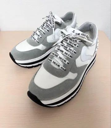 VOILE BLANCHE 보일 블랑셰 스터드 스니커즈