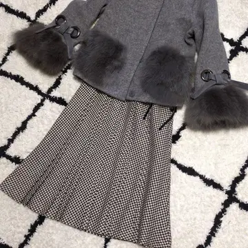 일본제 미사용 실크 함유 무릎 기장 플리츠 스커트