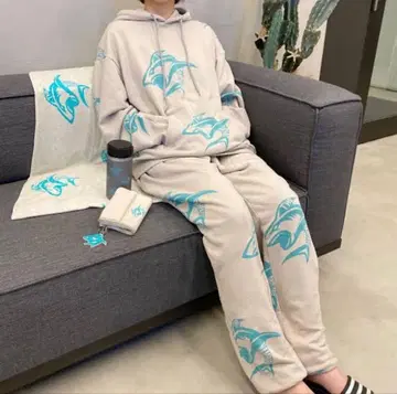 THE RAMPAGE 상어 후드티