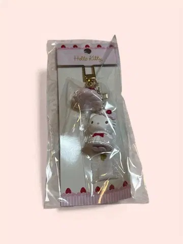 산리오 딸기 휘핑 케이크 키링 키티