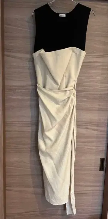 프레이 아이디 슬리브리스 랩 스타일 롱 원피스 랩 스커트