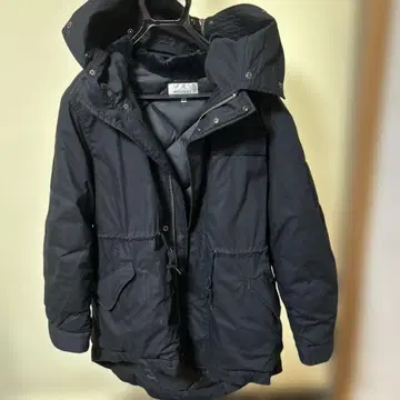 MOUSSY 블랙 다운 자켓