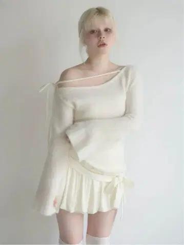 ANDMARY Fluffy loose knit white