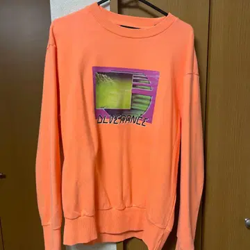 그래픽 프린트 크루넥 트레이닝복 오렌지