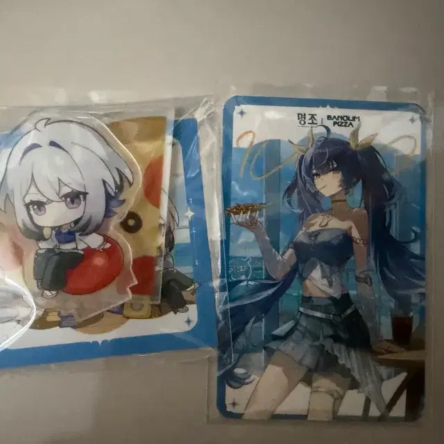 명조 반올림 갈브레나 아크릴스탠드 + 유노 포카세트