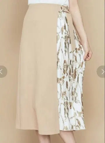 RESEXXY 플리츠 레이어드 스커트 베이지