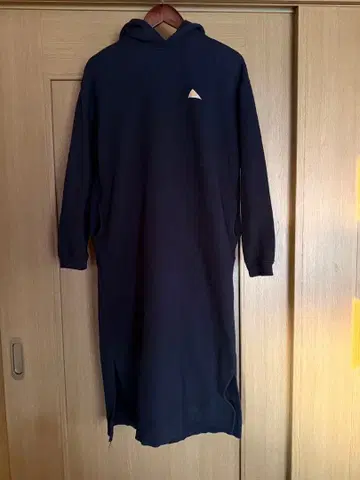 새상품급 KELTY 후드 부착 맨투맨 롱 원피스 블랙