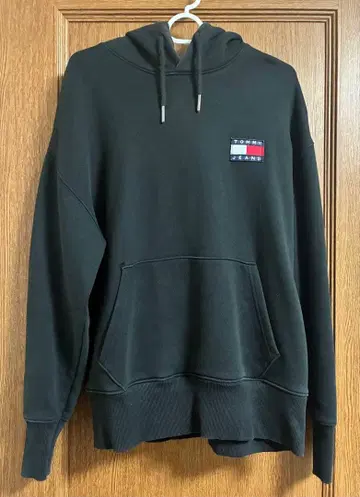 TOMMY JEANS 블랙 후드 후드티