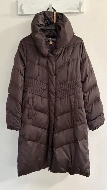 다크 브라운 롱 다운 자켓