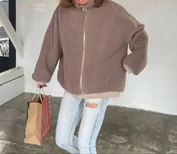 CHERI 베어 보아 자켓 모카