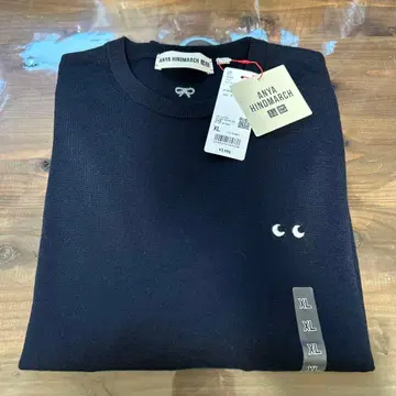 새상품 유니클로/아냐 힌드마치 콜라보 메리노 크루넥 스웨터