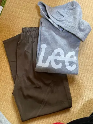 코디 세트 Lee 후드티 FREAK'S STORE 팬츠
