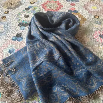 무늬 들어간 파랑 스톨/숄