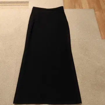 MADISONBLUE 블랙 타이트 스커트