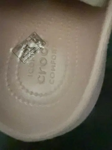 CROCS 아이콘 컴포트 스니커즈 W4 M6 22.5