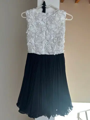 덥스타 sov. 플라워 플리츠 원피스