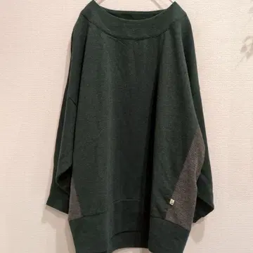 다크 그린 오버 사이즈 T셔츠