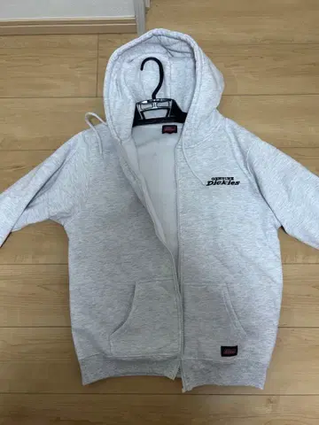 Dickies 그레이 후드 부착 후드티