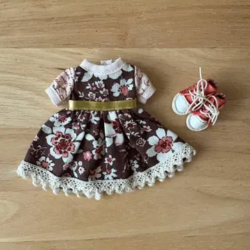 미디 브라이스 가을 컬러 원피스와 스니커즈 세트