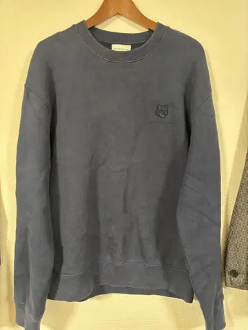 메종 키츠네 그레이 맨투맨 L 사이즈