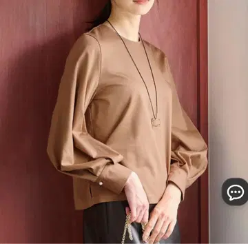 자유구 퍼프 슬리브 티셔츠