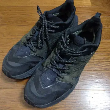 호카 GORE-TEX 블랙 하이컷 스니커즈