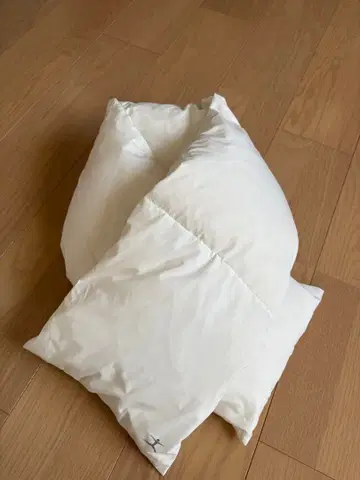 댄스킨 DANSKIN 다운 머플러 화이트